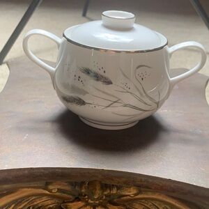 Vintage Easterling Elegant Fine China Sugar Bowl with Lid EUC